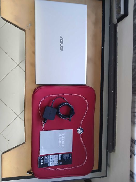 ASUS VivoBook 15,6" Ryzen 5 | 6GB RAM | 256GB SSD | Carregador + Sleeve