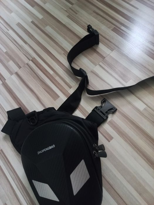 Сумка на бедро для мото