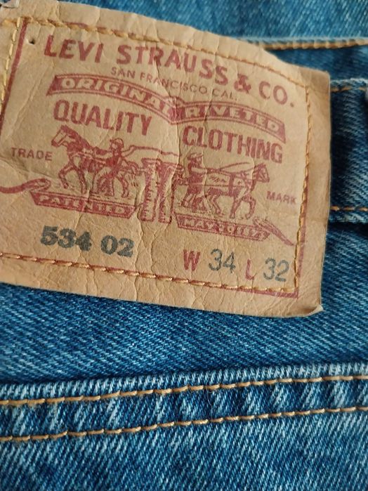 Calças /jeans Levi's 534  tamanho W34 L32 novo com mais 50% desconto