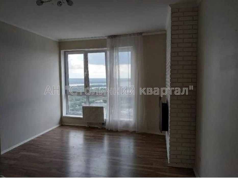 Голосеевский Моторный переулок 9а трекомнатная