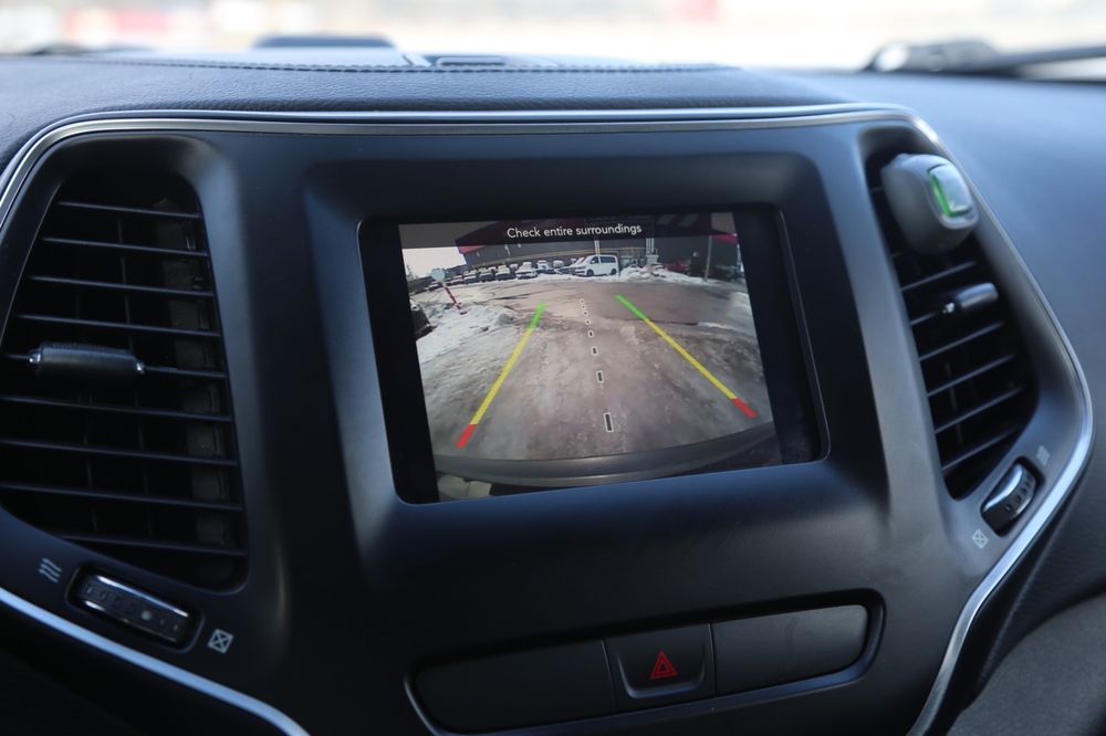 Jeep Cherokee 2018 VIN 1C4PJLCB6KD203724 фото оголошення 8 з 20