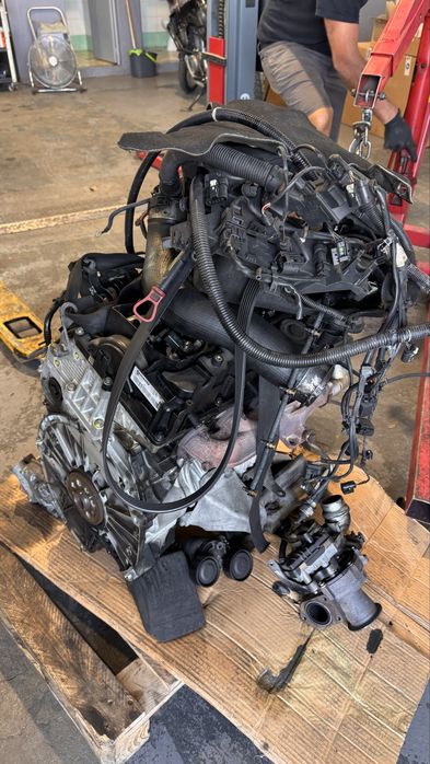 Motor bmw 20d n47  COMPLETO com todos os perifericos(tem um problema num cilindro)