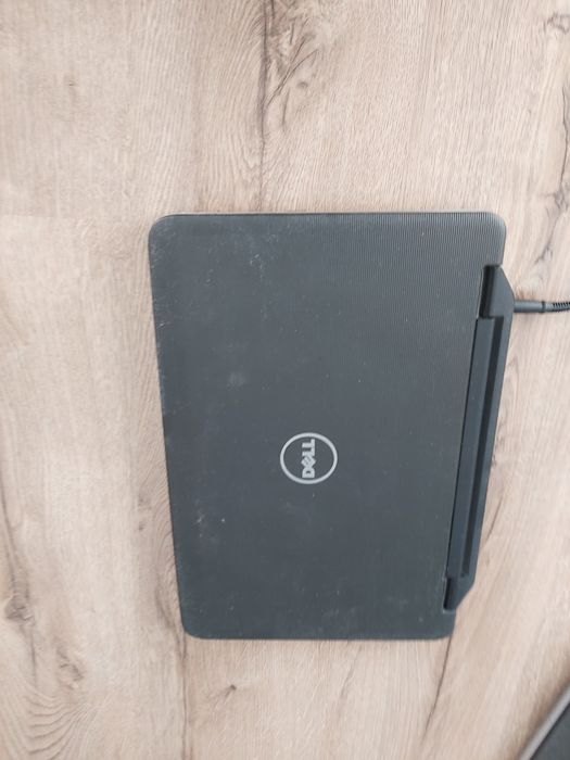 Ноутбук dell 1540  i3 3gb 320gb