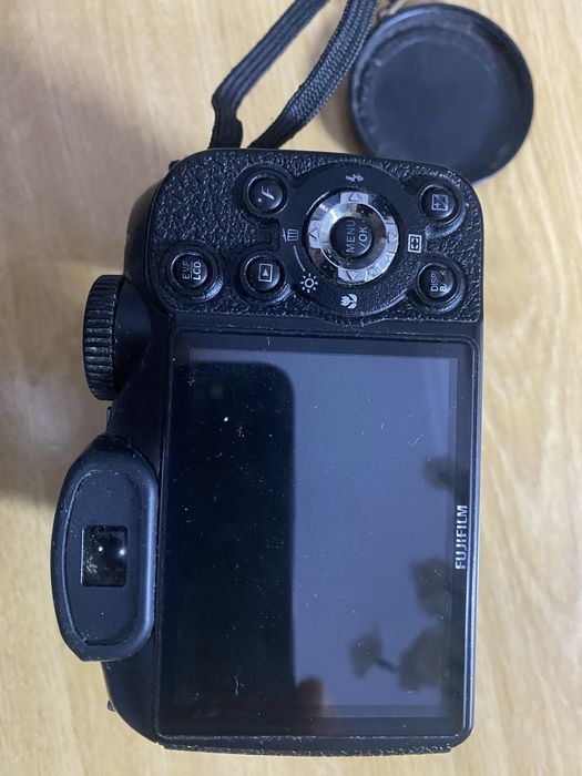 Máquina fotográfica FujiFilm Finepix avariada