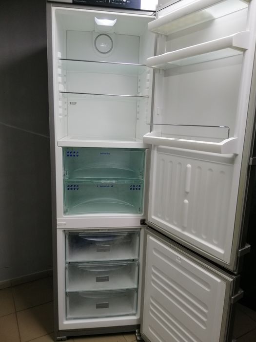 Шикарный LIEBHER NO Frost ПРИВЕЗУ