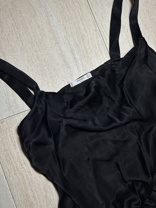 Vestido acetinado Mango