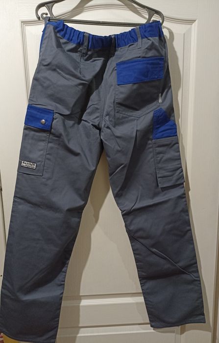 Рабочая мужская одежда.