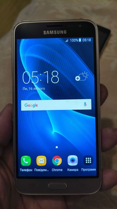 Продам смартфон Samsung j3 2016 р