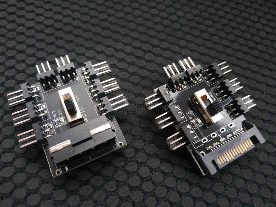 ХАБ для кулеров, разветвитель питания 3pin на SATA / MOLEX FAN HUB