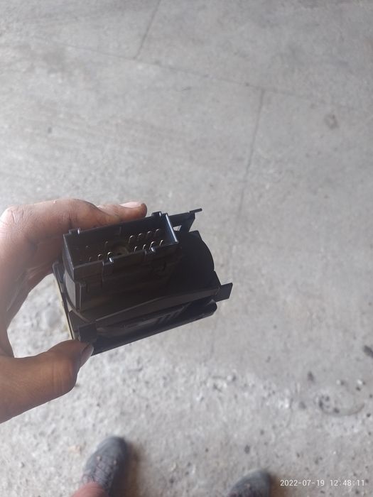 Включатель фар Форд фокус 2 продам срочно