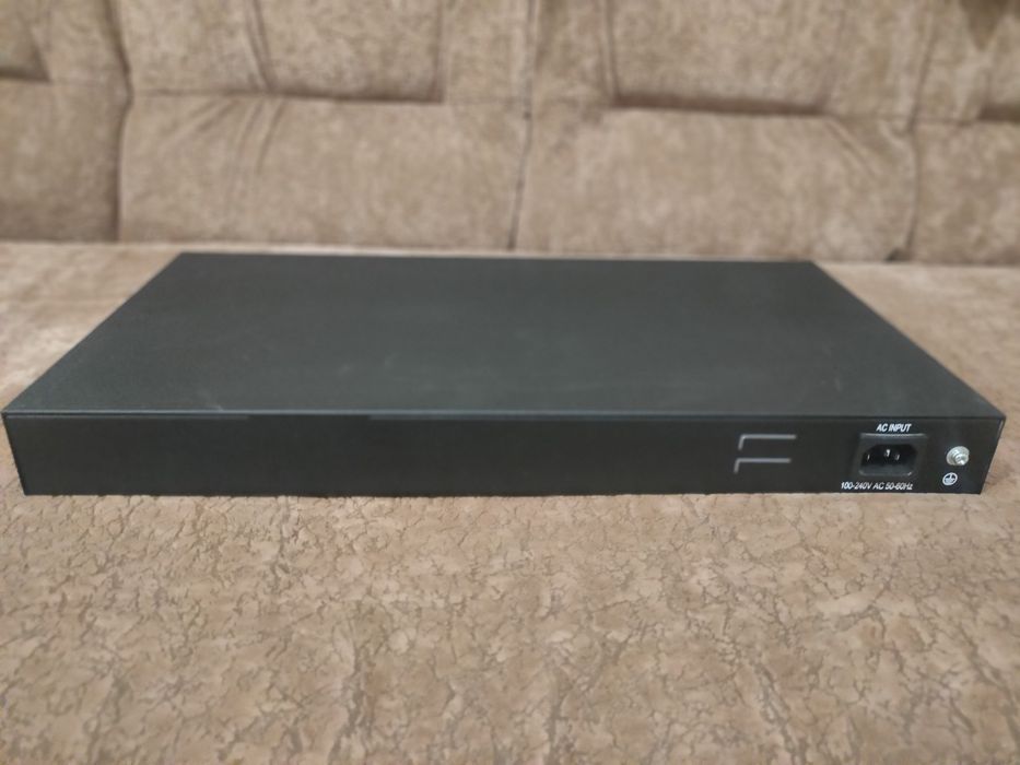 Коммутатор 24 портовый D-Link Des-1026G