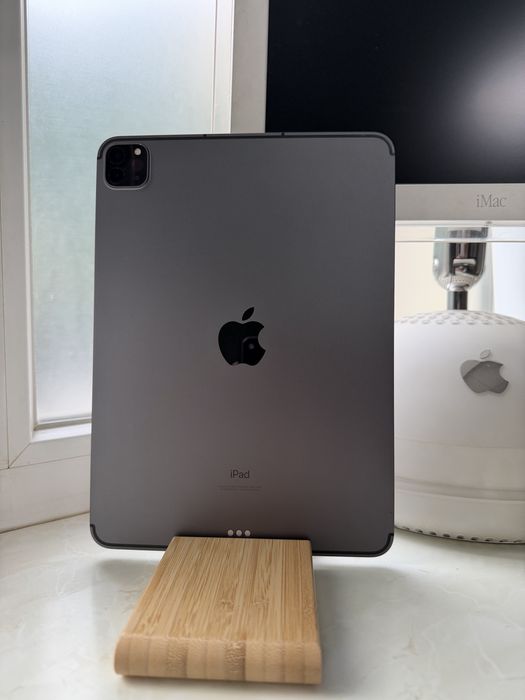 iPad Pro 11 M1 2021 256Gb Space WiFi+LTE Чудовий стан, рідний АКБ 95%