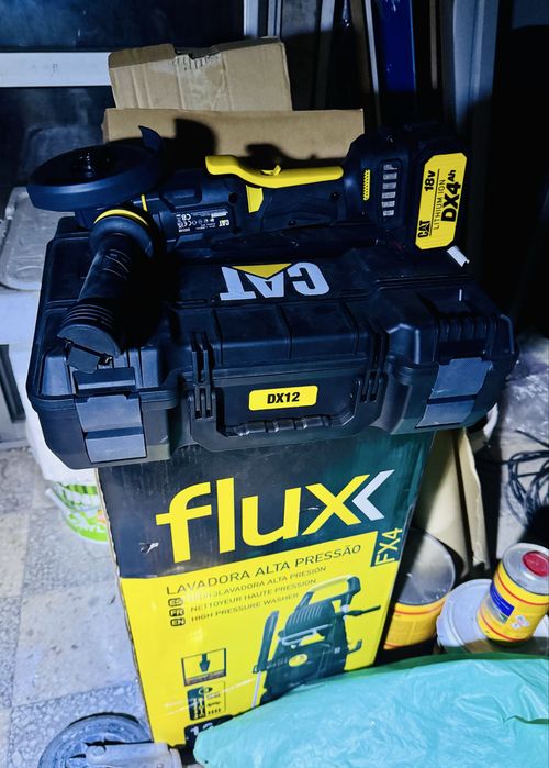 Recheio de ferramentas e máquinas de construção civil (ler anuncio)