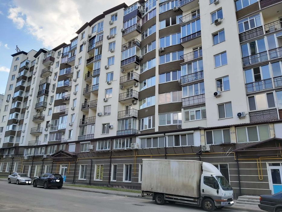Без комиссии. Сдам помещение 1316м, 1 этаж, сданный новострой, Центр.