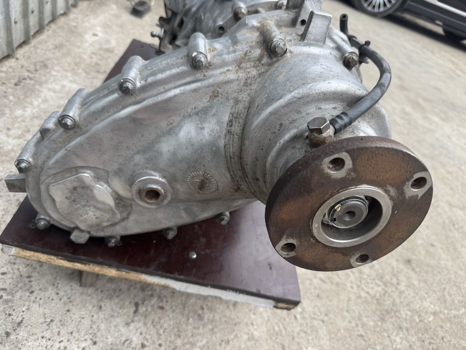 Роздаточна коробка ( роздатка) на Mercedes-Benz VITO W639.