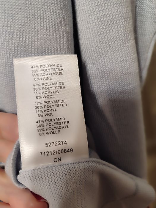 Sweterek błękitny pastelowy
