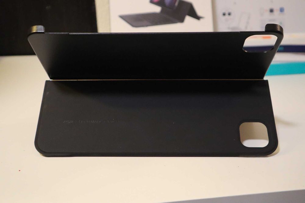 ESR Ascend Teclado EN capa iPad 11" + capa Apple Pencil 2