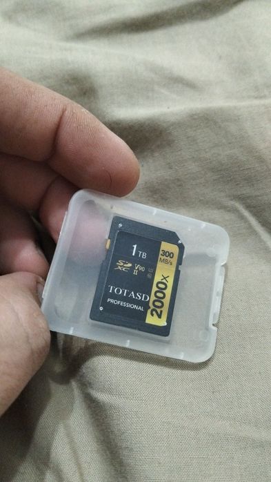 SD-карта пам’яті 1TB SDXC UHS-II V90 (300 MB/s) — PROFESSIONAL