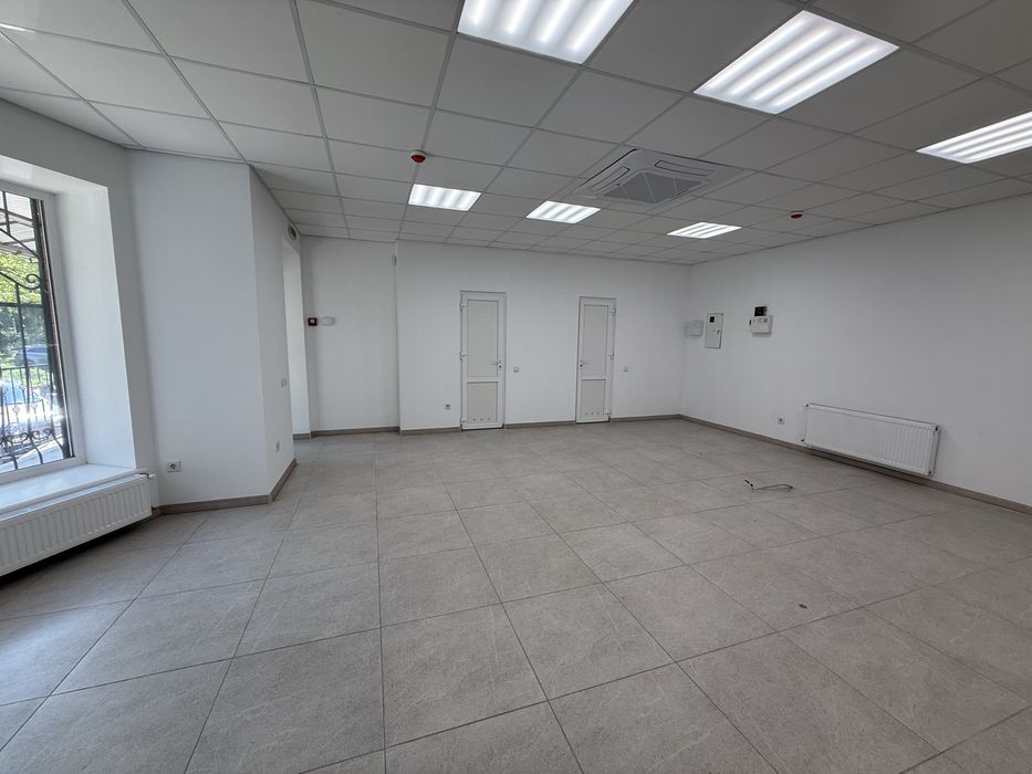 Комерційне приміщення на Куліша 66 кв м