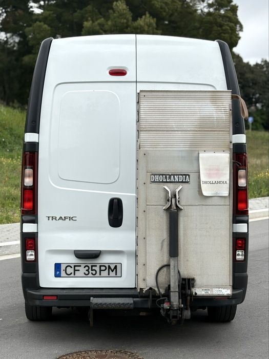 Renault Trafic c/plataforma