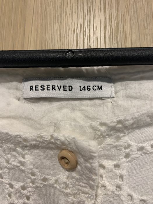 Bluzka biała/ecru Reserved rozm 146 haft szkoła