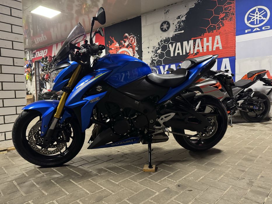 Японский мотоцикл Suzuki GSX-S1000  2016