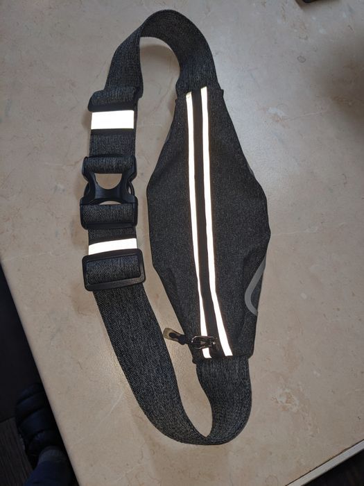 Продам сумку на пояс бананку