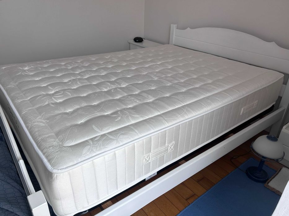 Colchão de casal (195 cm x 140 cm)