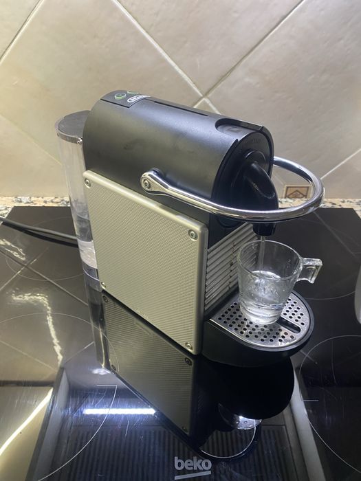 Maquina de café DeLonghi Nespresso