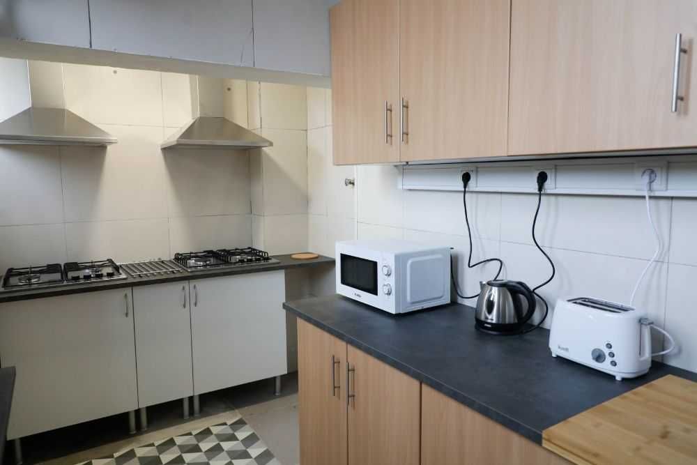 Quarto Estudantes - Junto ao Metro