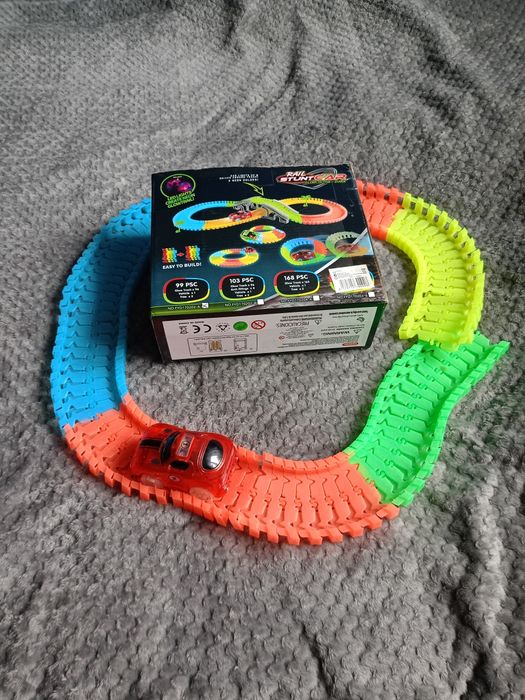 Sprzedam Tory dla dzieci z autem