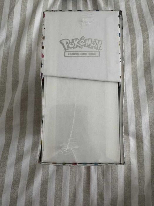 Pokemon tcg 151 elite trainer box  do pokemoncenter nova/selada