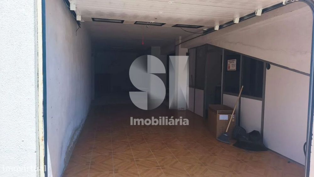 Garagem com Escritório