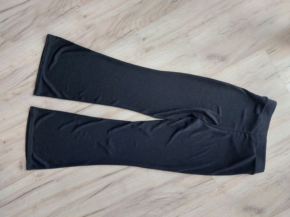 H&M czarne spodnie legginsy flare dzwony 152 rozszerzane nogawki