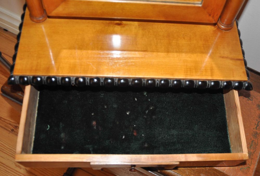 Toaletka z lustrem / lustro w stylu Biedermeier 46 cm x 38 cm x 19 cm.