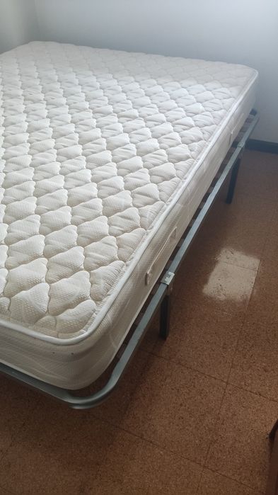 Estrado com pernas + colchão Pikolin Contract 160 x 200 cm.