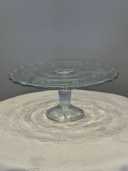 Patera na nodze (tortownica), szkło HSG Ząbkowice Drost.