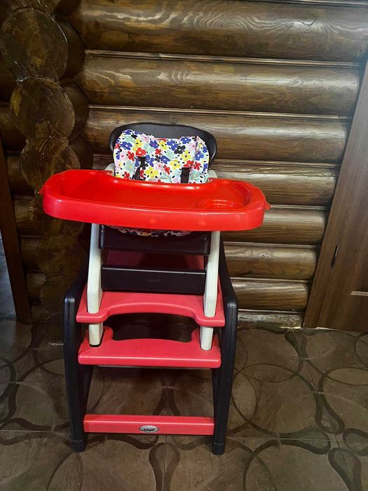 Дитячий стільчик для годування і розваг