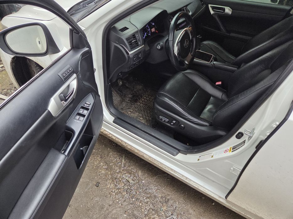 Lexus CT200H 2012р