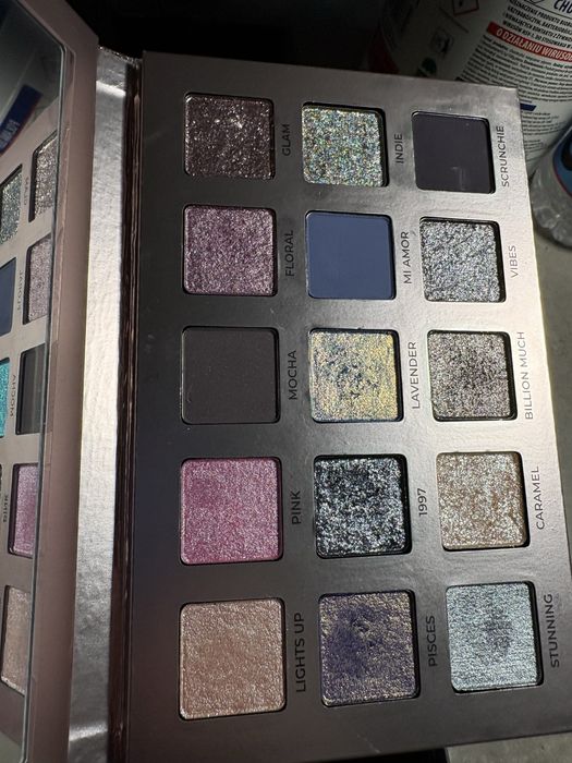 Adept Cosmetics paleta z cieniami z palet Amy Loves , Rhnull, EBE