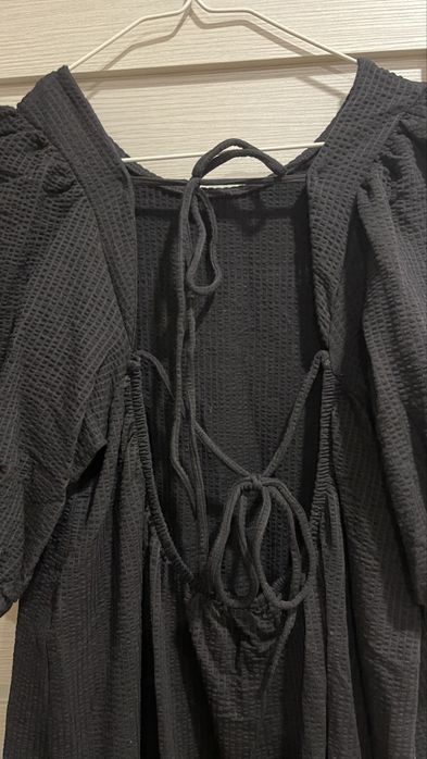 Чорна міді сукня, плаття hm М з відкритою спиною - на свято, заручини