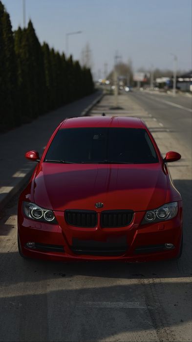 Терміново продам BMW 3 series E90 2006 року (БМВ е90) + зимова гарна гума та 2 ключі. Страховка до квітня