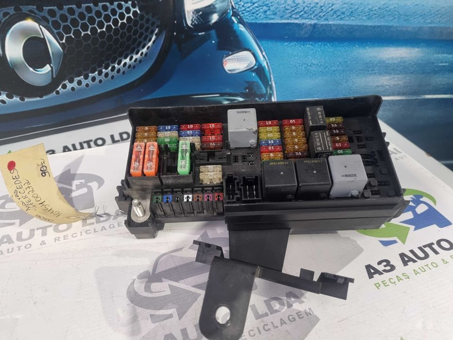 Caixa de fusiveis Mercedes