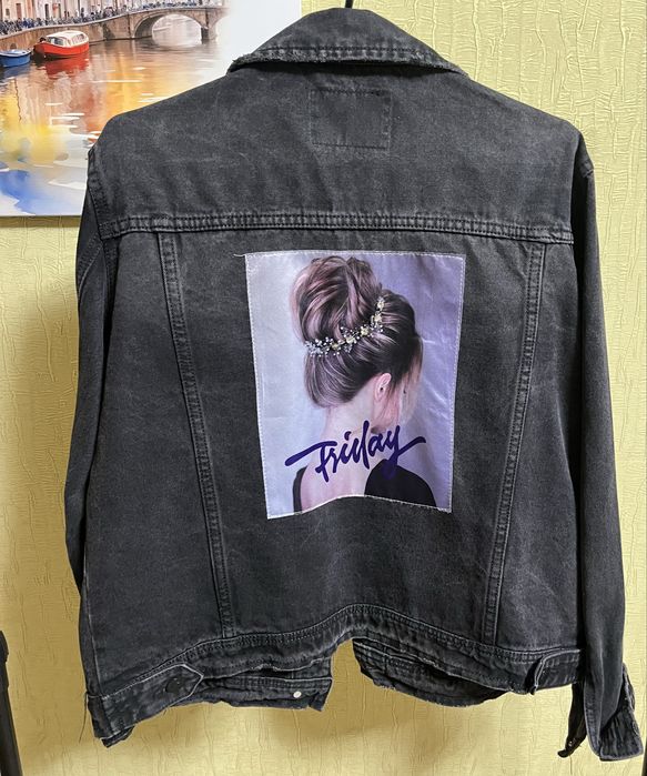 Джинсова жіноча куртка