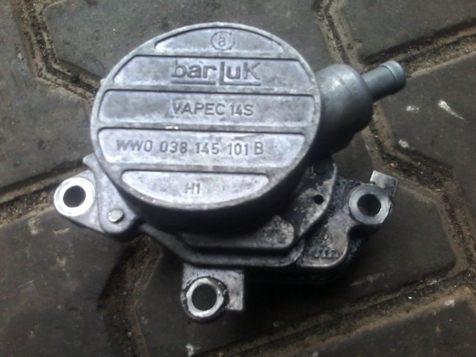 038145101B VAG насос вакуумный Гольф 4 Октавия Бора 1.9SDI 1.9TD