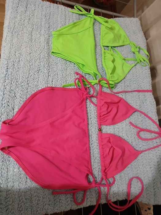 Продам купальники яркие
