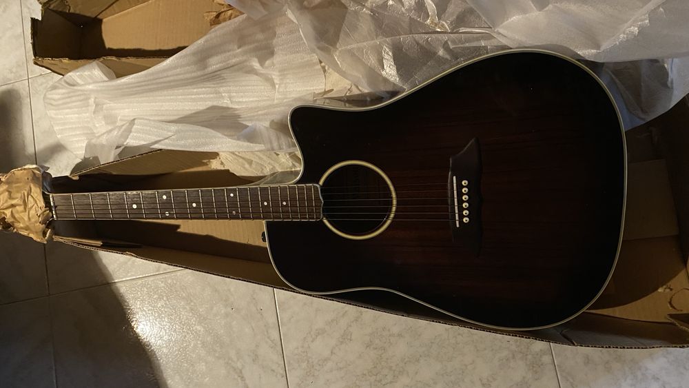 Guitarra “Maison”