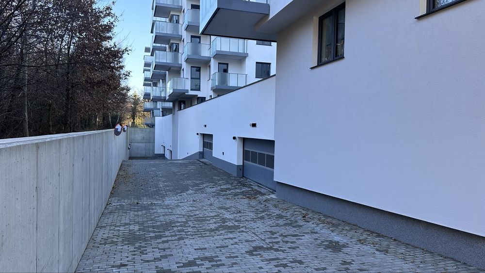 Wynajme miejsce postojowe z komórką Staszica  !!! - Widok 6