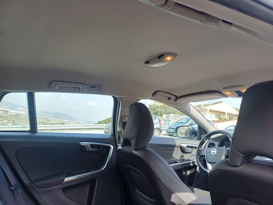 Volvo V60 D2 Momentum Powershift