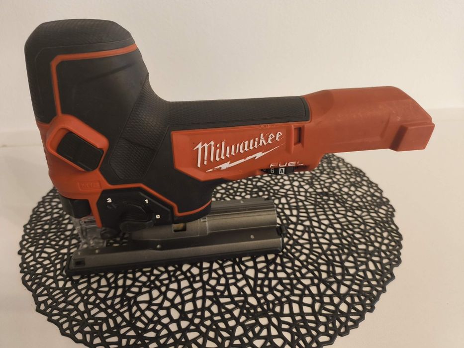 Wyrzynarka Milwaukee m18 FBJS